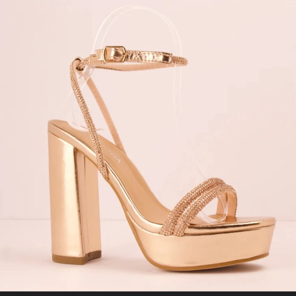 TOP MODA NWT Rose Gold Sparkly Ankle-Strap Heels Size 7
